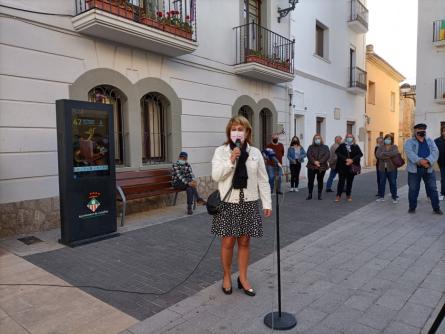 300421 Concentració en suport a l'alcaldessa de Cubelles (3).jpg