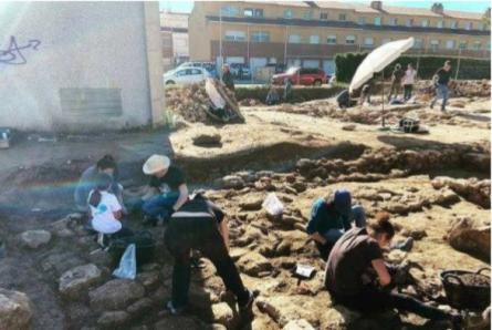 Activitat Fes d’arqueòleg per un dia, organitzada per l’Ajuntament de Cubelles.jpg