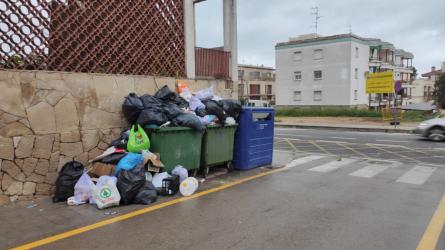 CONTENIDORS PLENS VAGA 130422.jpeg