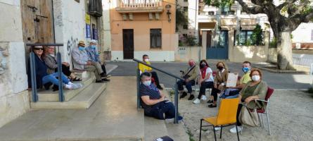 Tertúlia VXLL a la plaça del Castell.jpg