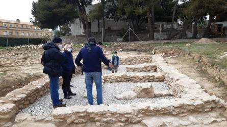 Visites jaciment Mota 1.jpg